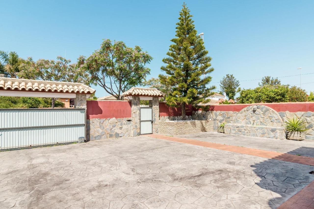 Villa Marty - Mayores De 25 Anos Chiclana de la Frontera Eksteriør billede